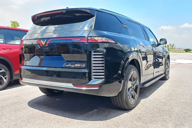 Lac Hong 900 LX, mobil anti-peluru buatan VinFast