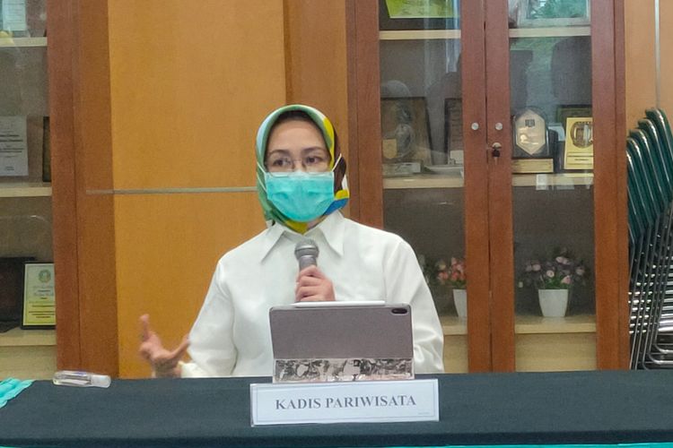 Wali Kota Tangerang Selatan Airin Rachmi Diany saat konferensi pers di Balai Kota Tangerang Selatan, Senin (24/8/2020)