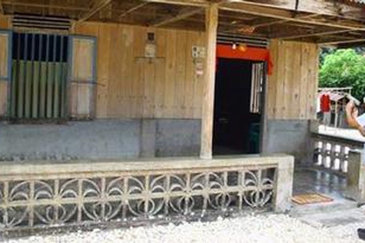 Kampung Gedong yang terletak di Kecamatan Belinyu, Kabupaten Bangka, Provisi Kepulauan Bangka Belitung.