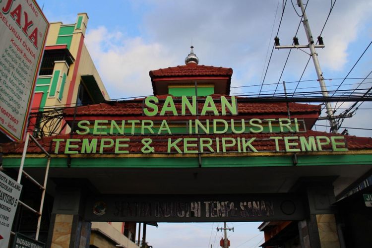 Sentra industri tempe dan keripik tempe Sanan, Malang, Jawa Timur.