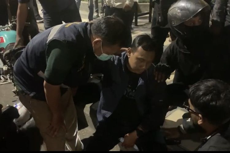 Wartawan yang ditabrak oleh pemuda mabuk saat razia di Surabaya