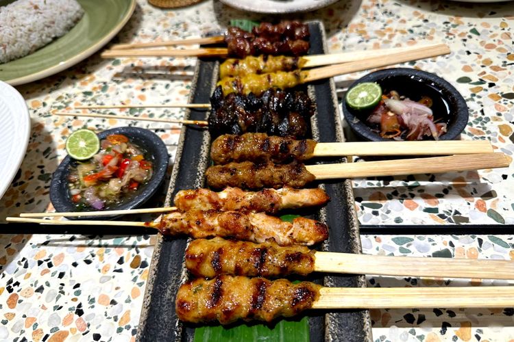 Aneka menu makanan di Senayan park