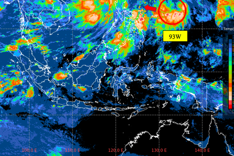 Tangkapan layar bibit siklon tropis 93W. Dampak cuaca di Indonesia meliputi hujan, angin kencang hingga gelombang tinggi.