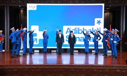 Mendagri Tito Terima Penghargaan Adibhakti Sanapati dari BSSN