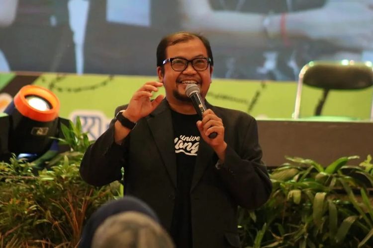 Pakar Media Unair Surabaya, Irfan Wahyudi, Jumat (17/5/2024).