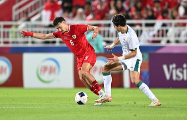 Aksi gelandang timnas U23 Indonesia saat melawan Irak pada laga perebutan peringkat ketiga Piala Asia U23 2024 di Qatar pada Kamis (2/5/2024).