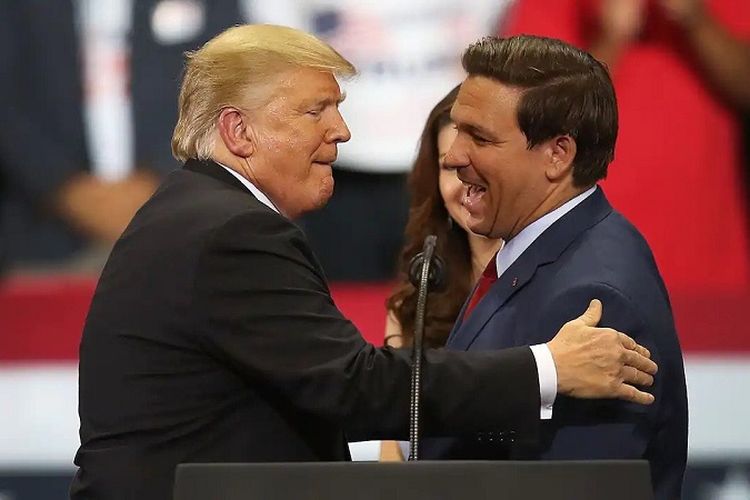 Mantan Presiden Amerika Serikat Donald Trump dan Gubernur Florida Ron DeSantis