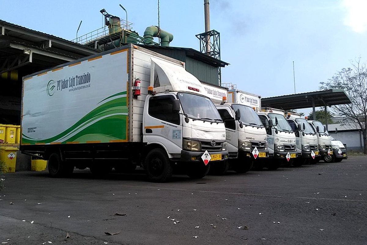 BUMD PT Jasa Sarana menyiapkan 10 truk untuk mensuplai oksigen ke rumah sakit di Jawa Barat. 
