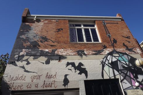Jalan Kaki di Perth, Jangan Lupa Lihat Mural Karya Seniman Indonesia