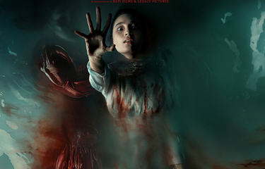 Tatjana Saphira in Perempuan Bergaun Merah (2022)
