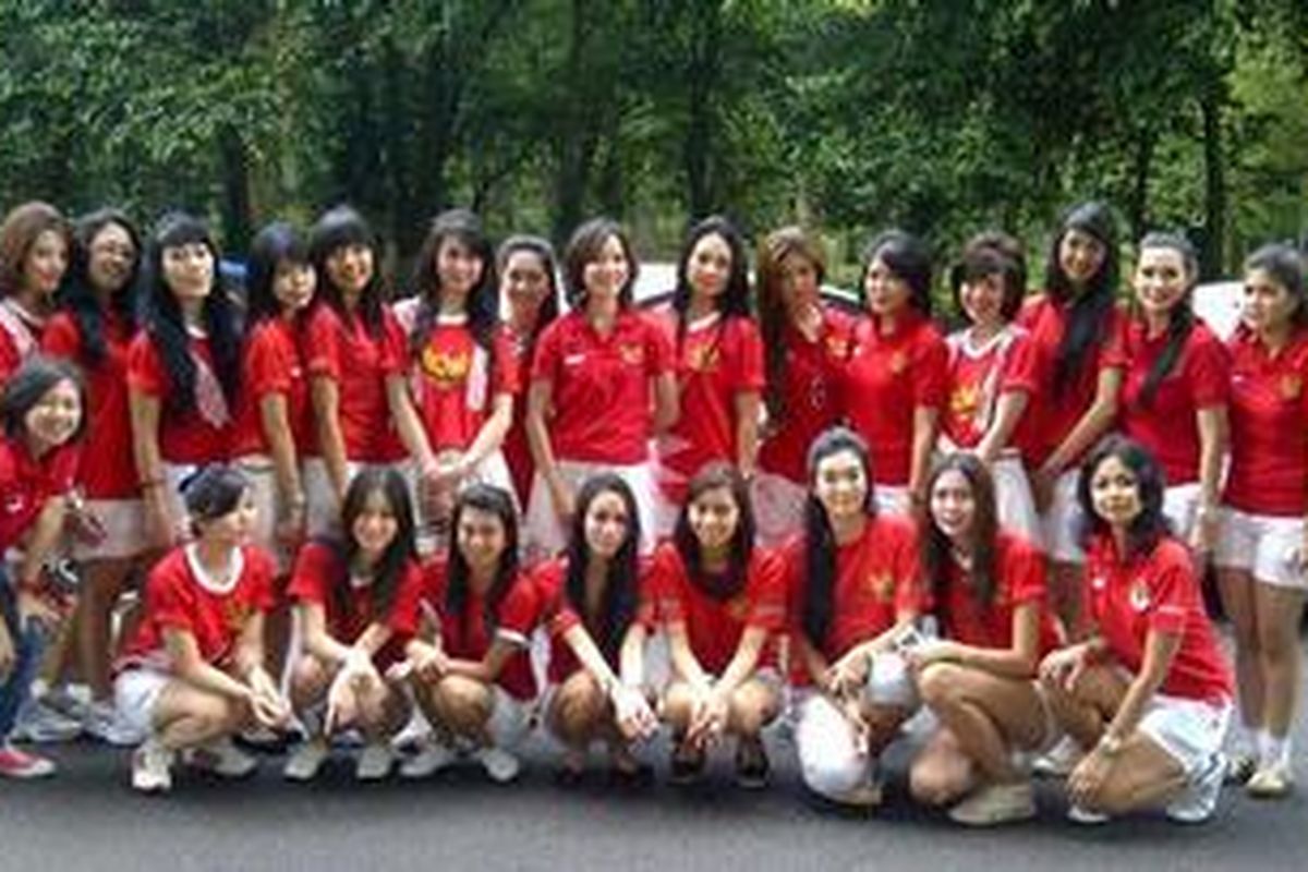 30 Gadis Cantik mendampingi Erwin Aksa