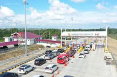 Teknik Aman Naik Motor di Jalan Licin Saat Musim Hujan