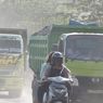 Pengendara Keluhkan Debu Truk Pasir di Lumajang Berhamburan, Satpol PP Turun Tangan
