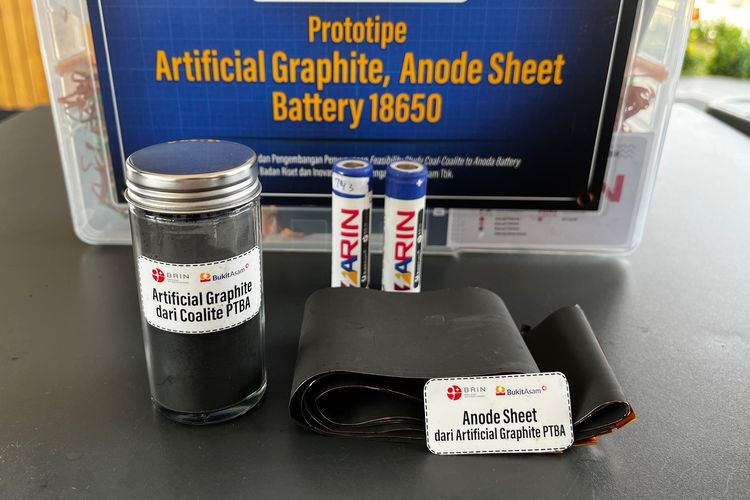 PT Bukit Asam Tbk (PTBA), anggota Grup MIND ID, memulai pilot project konversi batu bara menjadi artificial graphite dan anode sheet untuk bahan baku baterai, terutama baterai Lithium-ion (Li-ion). 