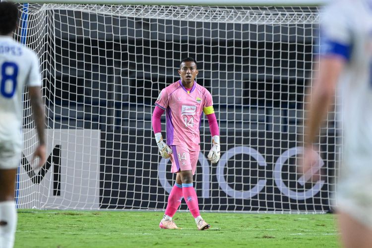 Penjaga gawang Persib Bandung Teja Paku Alam tentang harapan kembali memperkuat Timnas Indonesia di usia kepala tiga. 