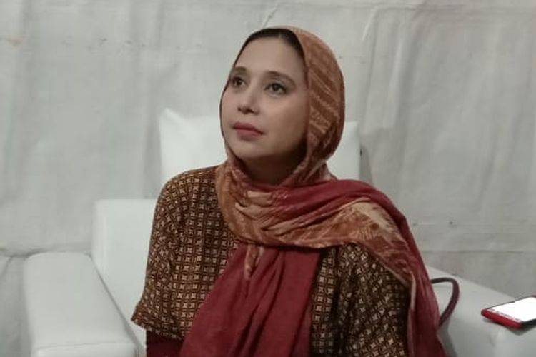 Ayu Azhari hadir dalam acara Festival Jajanan Minang yang digelar di Lebak Bulus, Jakarta Selatan.