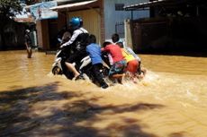 Antar Anak ke Sekolah, Ayah Meninggal Saat Lintasi Banjir di Bandung