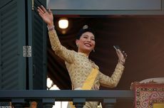 Putri Raja Thailand Ini Curi Perhatian di Tengah Penobatan Ayahnya