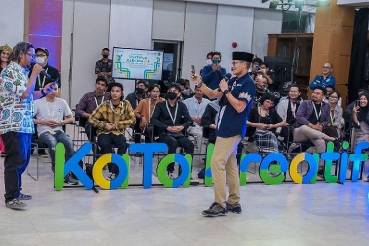 Sandiaga Uno dalam acara Workshop Peningkatan Inovasi dan Kewirausahaan Kutai Kartanegara, Kabupaten/Kota Kreatif Indonesia (KaTa Kreatif Indonesia), Minggu (24/7/2022) di Pendopo Kantor Bupati Kutai Kartanegara.