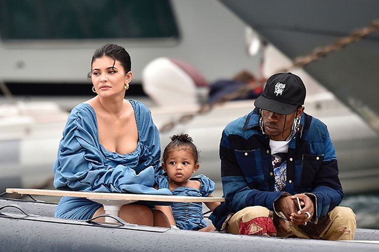 Kylie Jenner, Stormi, dan Travis Scott