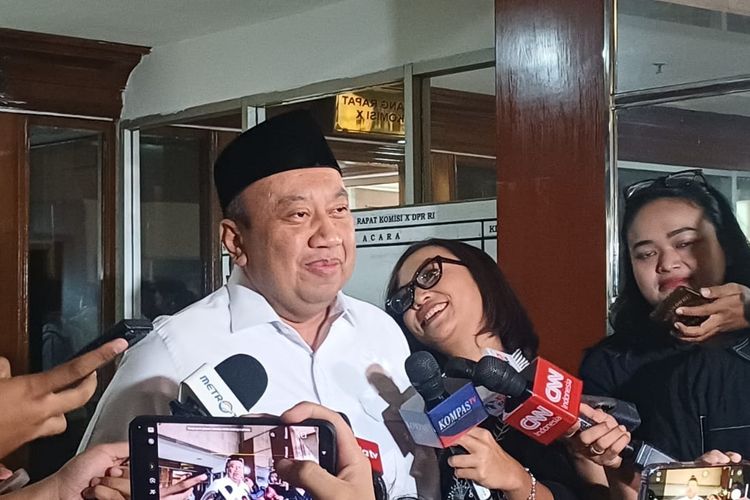Waka Komisi X Desak Kesejahteraan Guru Jadi Prioritas, Gaji Minimal Harus Rp 5 Juta