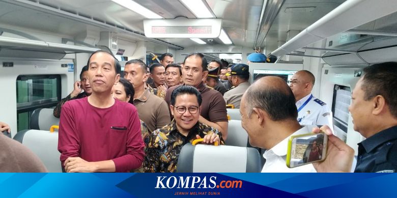Pakai Kaus dan Sepatu Kets Jokowi  Resmikan Kereta Bandara