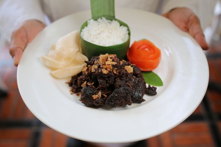 Rendang Paru dari Novotel Bukittinggi, Sumatera Barat.