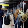 Ketinggalan Kereta Terakhir, Sejumlah Calon Penumpang Kecewa Batal Naik LRT