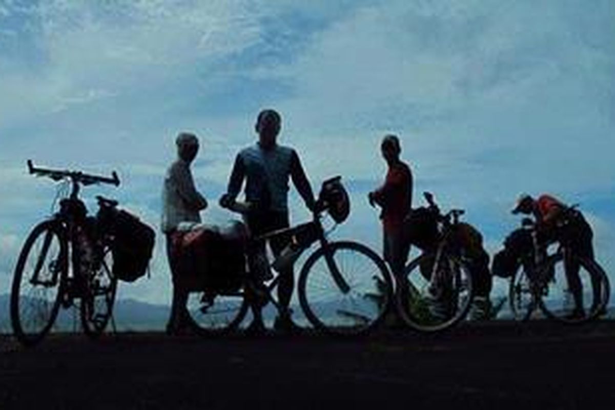 Gowes Trans Sulawesi.
