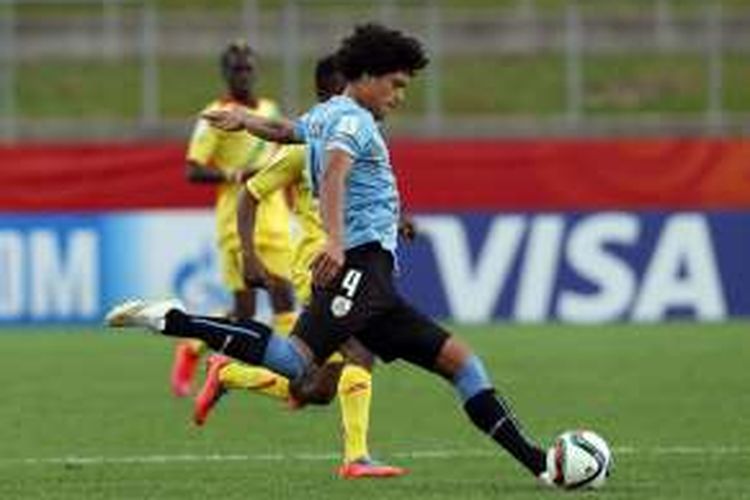 Mauricio Lemos memperkuat tim nasional Uruguay U-20 saat melawan Mali pada pertandingan Piala Dunia U-20 di Hamilton, 6 Juni 2016.