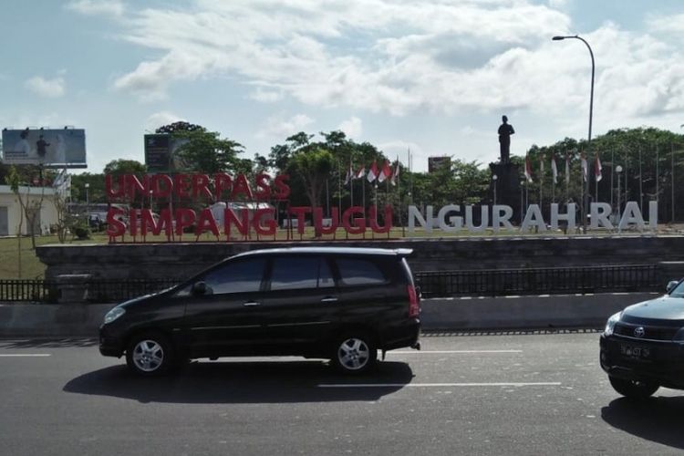 Underpass Simpang Tugu Ngurah Rai di Bali. 