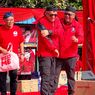 Apel Siaga di Lebak, Menkop Teten Masduki Disematkan Jaket PDI-P