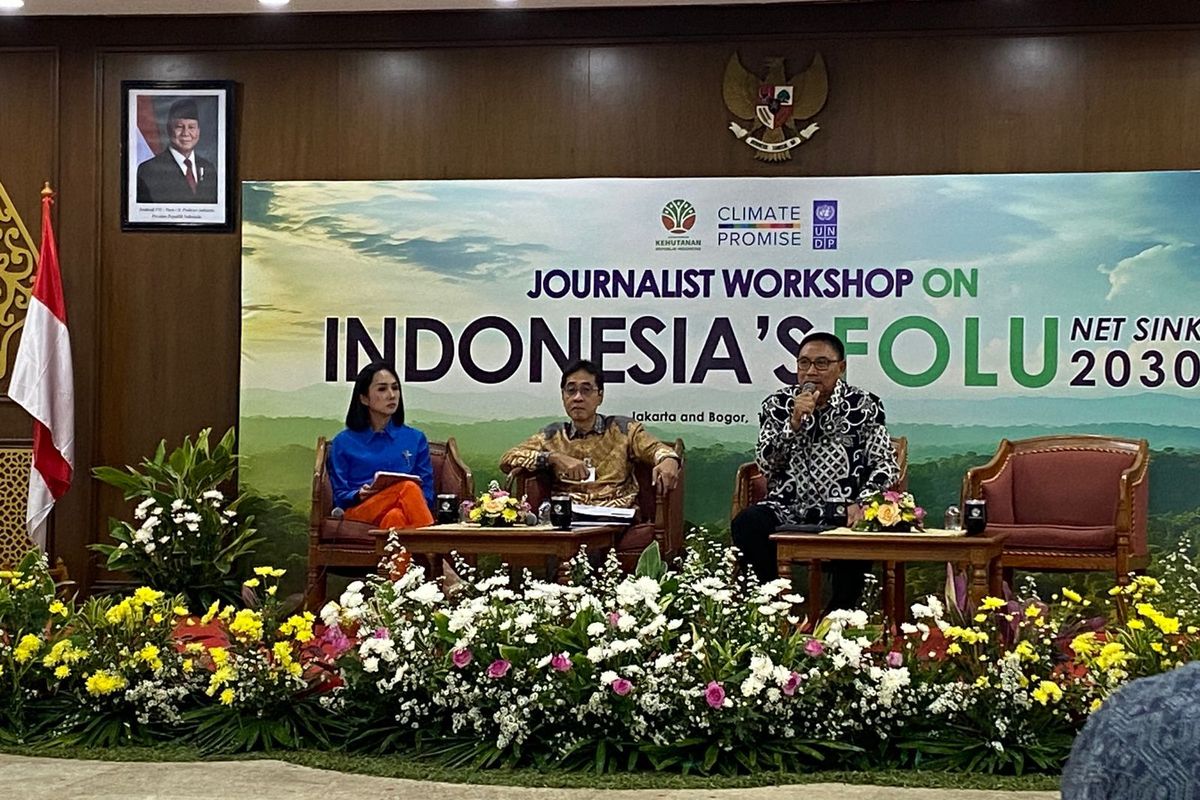 Pembicara Journalist Workshop on Indonesia's FOLU Net Sink 2030 di Kemenhut, Jakarta Pusat, Jumat (16/5/2025).