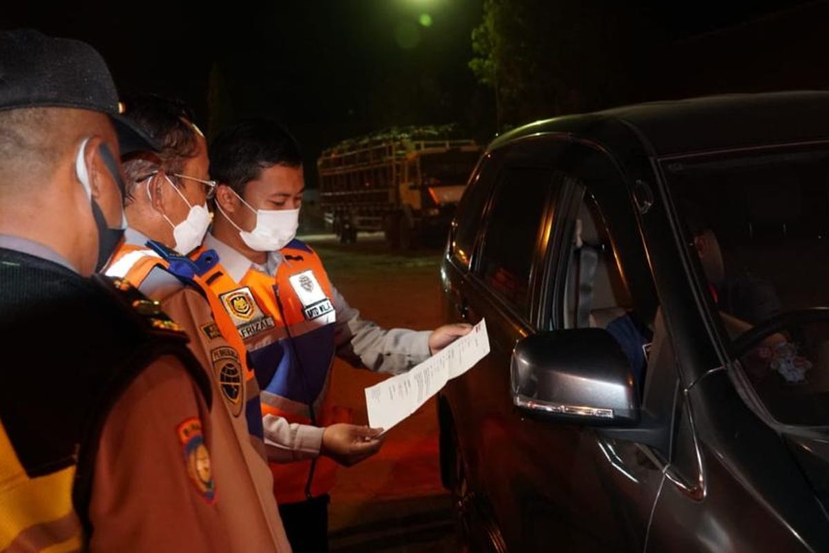 Kemenhub melakukan pengecekaan dokumen perjalanan di masa larangan mudik