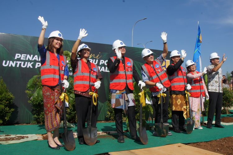 Acara seremoni penyelesaian akhir akses langsung tol BORR dari kawasan OCBD Bogor, Kamis (18/4/2024). 
