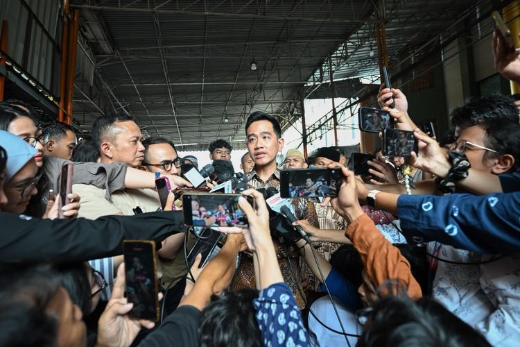 Gibran Hormati Proses Hukum Terkait Gugatan Penyetaraan Pendidikan