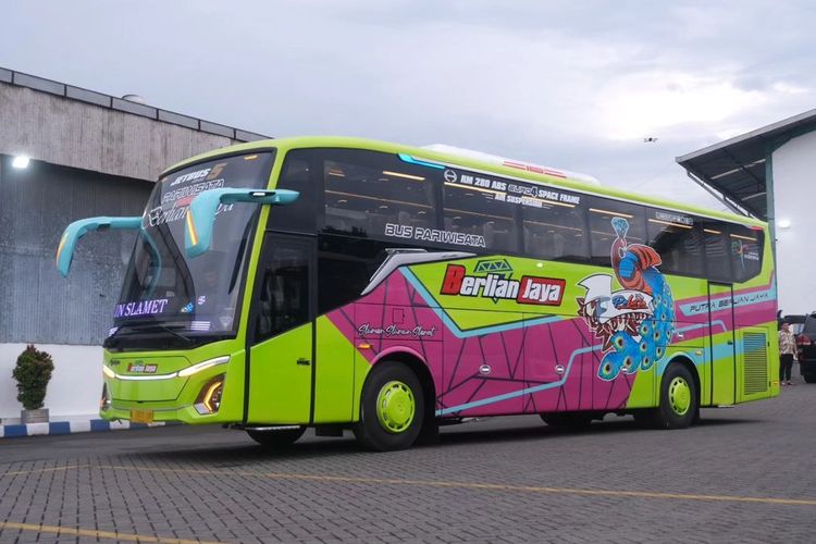 Bus baru PO Berlian Jaya