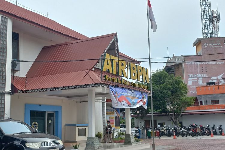 Foto: Kantor Pertanahan (BPN) Kabupaten Simalungun di Jalan Asahan, Kecamatan Siantar Timur, Kota Pematangsiantar, Sumatera Utara, Senin (6/10/2025).