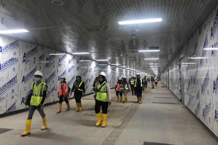 Situasi Stasiun MRT Bundaran Hotel Indonesia yang masih dalam proses pengerjaan. Foto diambil pada Senin (23/8/2018). 