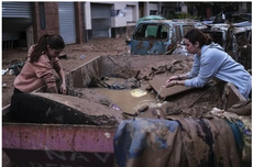 Momen Raja dan Ratu Spanyol Dilempari Lumpur dan Telur oleh Warga Korban Banjir