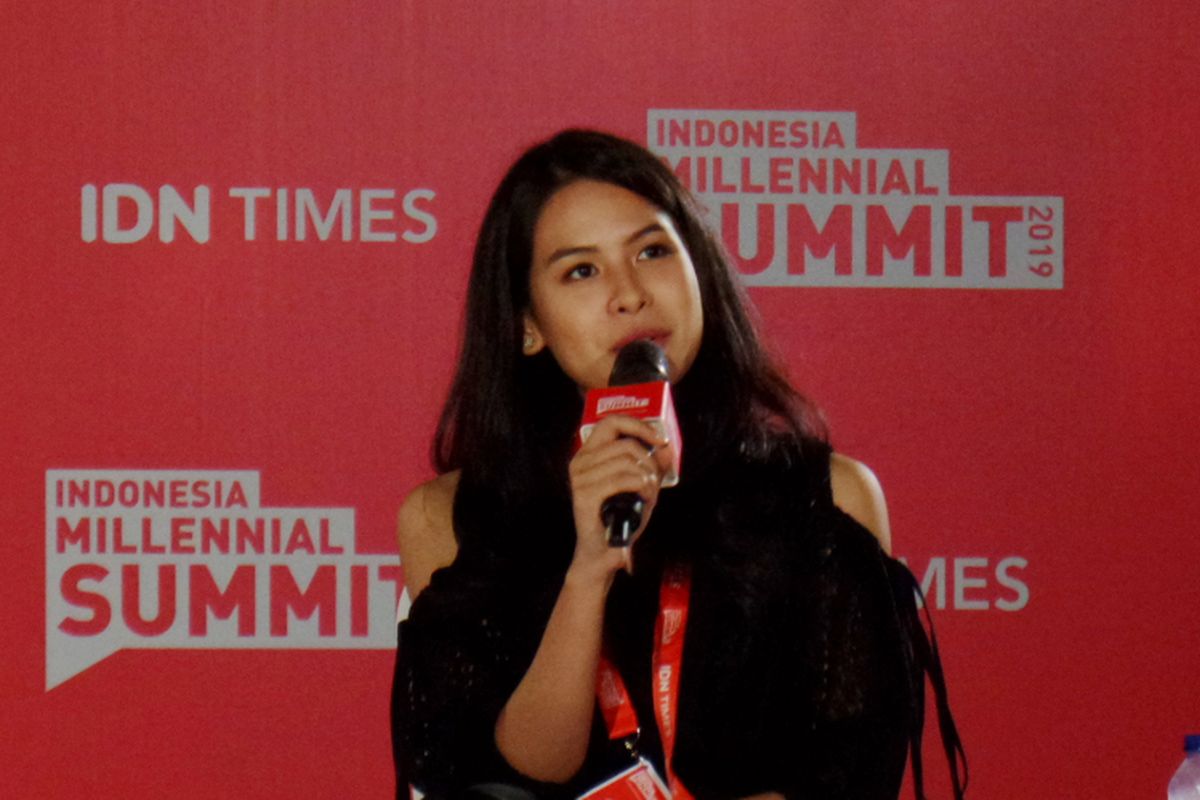 Aktris, penyanyi dan penulis lagu Maudy Ayunda ketika menjadi pembicara pada acara Indonesia Millenial Summit 2029 di Grand Ballroom Kempinski Hotel, Jakarta, Sabtu (19/1/2019).