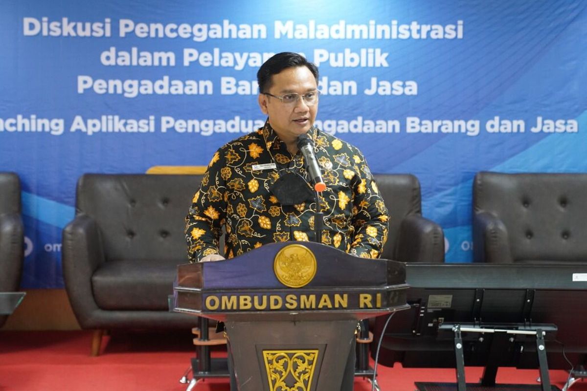 Anggota Ombudsman RI, Yeka Hendra Fatika saat meluncurkan aplikasi pengaduan terkait pengadaan barang dan jasa Pemerintah, Rabu (2/2/2022). Ombudsman mengatakan harga TBS sawit masih anjlok.