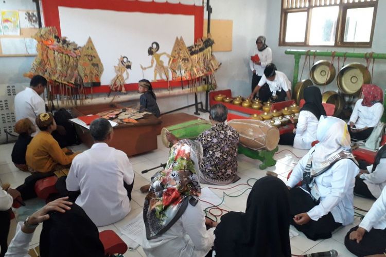 Lomba kenal wayang di Brangsong Kendal Jawa Tengah. 