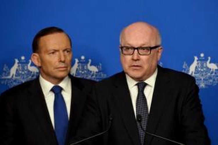 Awal bulan Agustus, Tony Abbott dan George Brandis mengumumkan langkah perlawanan baru terhadap aksi terorisme.