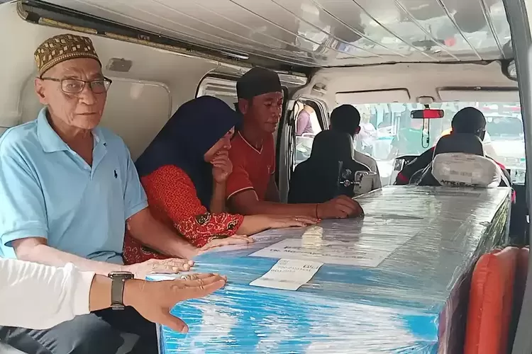 Dua Dekade Menembus Gelombang, Akhir Perjalanan Supardi, Sopir Senior 73 Tahun di KM Virgo Transport 8