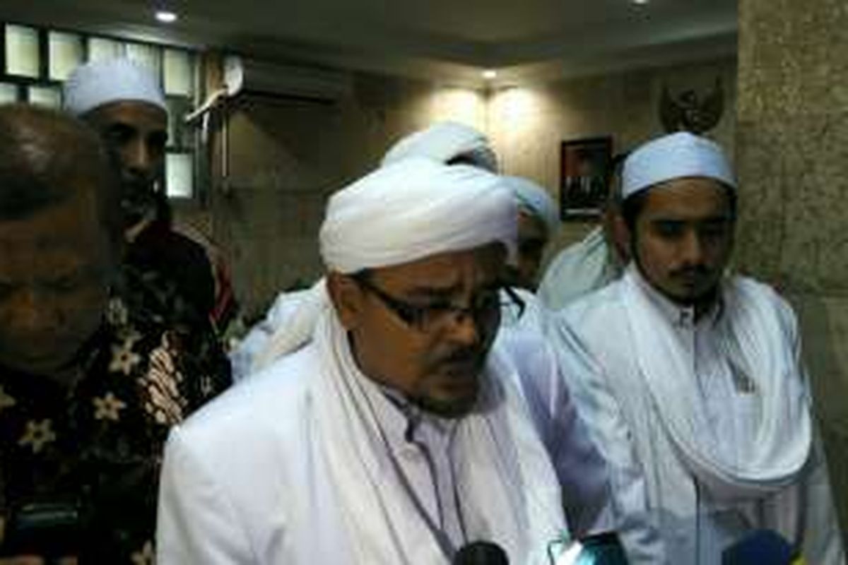 Ketua Umum Front Pembela Islam (FPI) Muhammad Rizieq Shihab di Masjid Istiqlal, Jakarta Pusat, Minggu (18/9/2016).