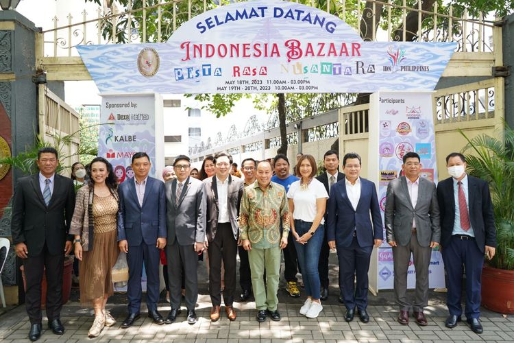 Indonesia Diaspora Network Chapter Philippines berkolaborasi dengan KBRI Manila menyelenggarakan kegiatan Indonesia Bazaar 2023 di halaman gedung kantor KBRI Manila pada Kamis-Sabtu (18-20/5/2023).