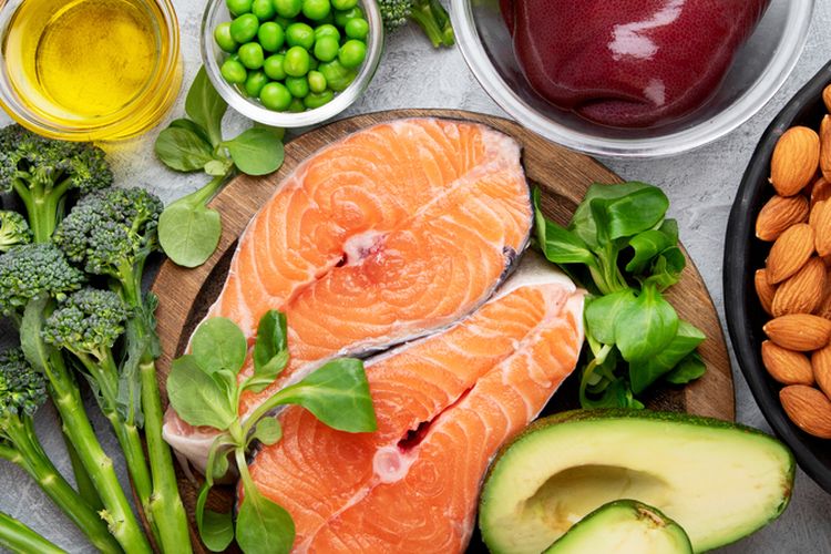Ilustrasi makanan sehat. Sejumlah makanan dapat berperan membantu mengatasi gula darah tinggi Anda, seperti gandum, brokoli, ikan, telur, alpukat, dan jeruk.