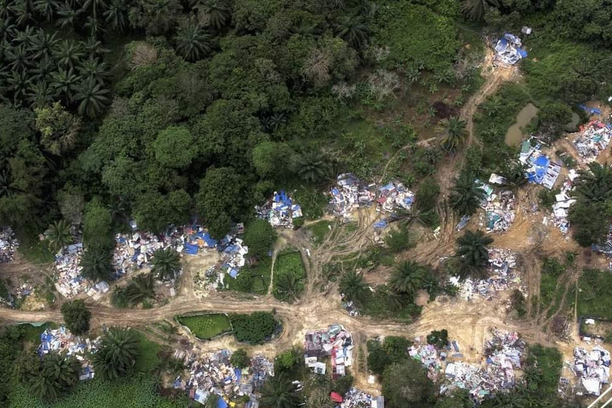 Departemen Imigrasi Malaysia (Jabatan Imigresen Malaysia/JIM) pada Kamis (9/2/2023), membagikan foto temuan perkampungan ilegal warga Indonesia di Nilai, Negeri Sembilan di media sosial Facebook.
