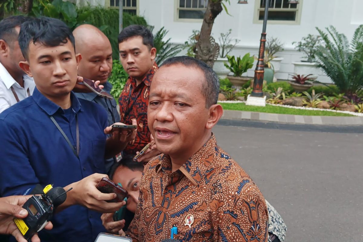 Menteri Investasi/Kepala Badan Koordinasi Penanaman Modal (BKPM) Bahlil Lahadalia saat ditemui di Kompleks Istana Kepresidenan, Jakarta Pusat, Senin (27/11/2023). 